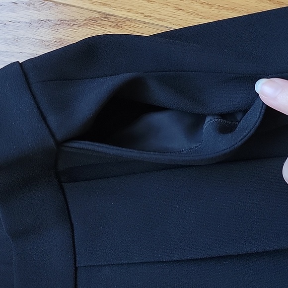 Babaton (Aritzia) Mini Skirt - Picture 2 of 4